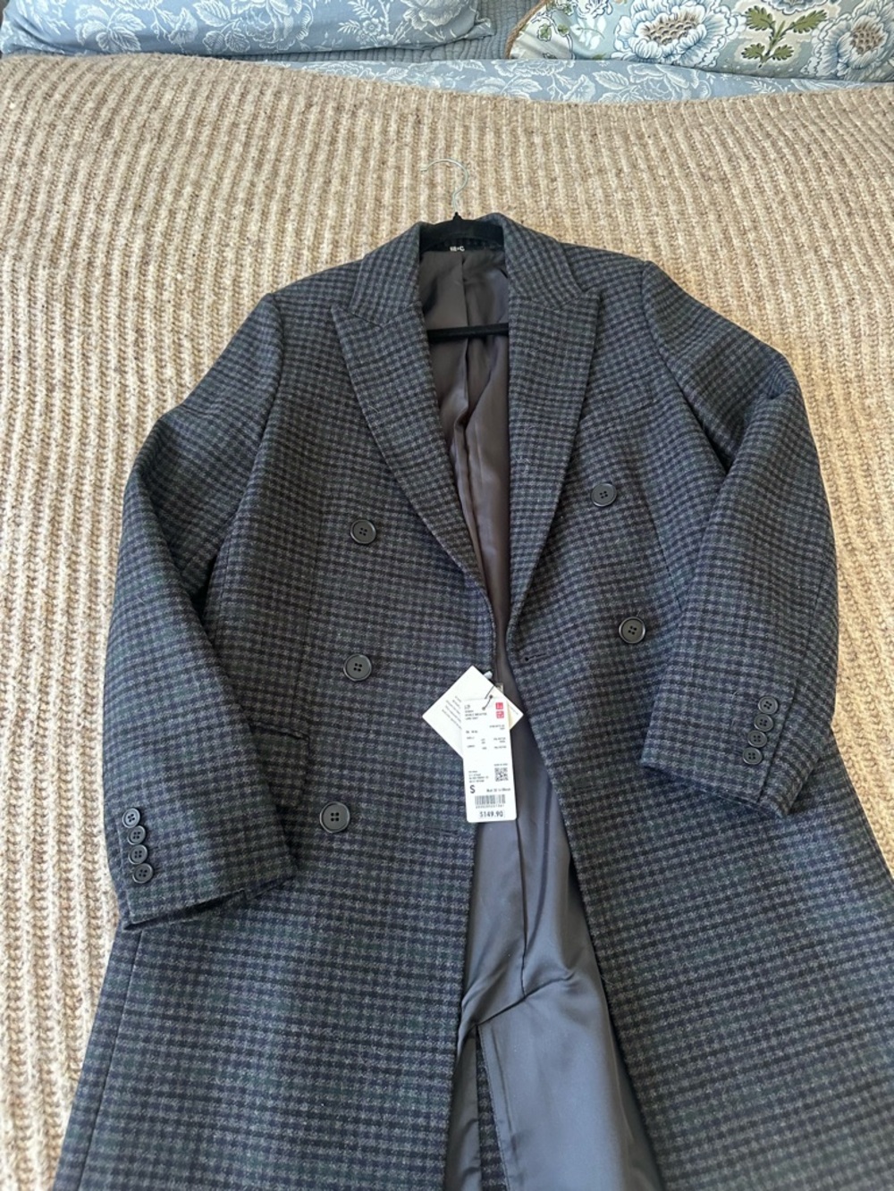 Women’s Uniqlo Double-Breasted Long Gray Plaid Overcoat - Picture 3 of 7
